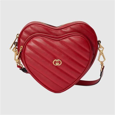 borsa gucci cuore indossata|Gucci GG Marmont: tutto sulla borsa della Maison Gucci!.